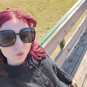 Meet your Posher, Kay